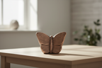 Keramische mini urn Mariposa met bronzen vlindermotief