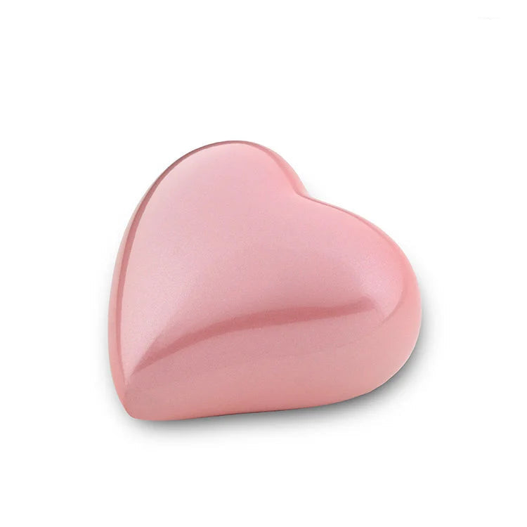 Kleine messing urn met subtiel hartdesign