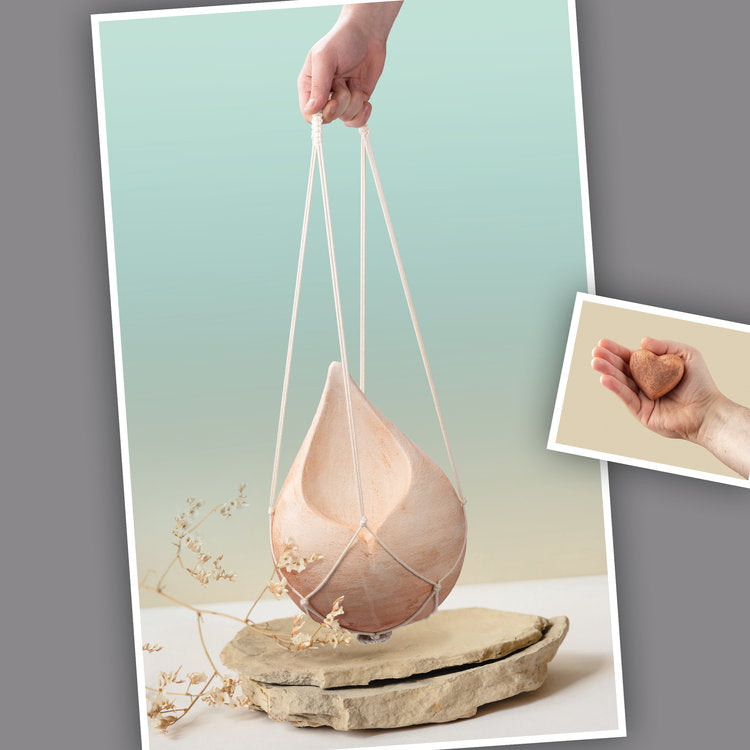 Biologische urn Celest met keramisch hartje en duurzaam design