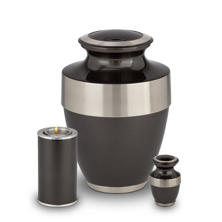 Metalen urn mat zilver met hoogwaardige afwerking