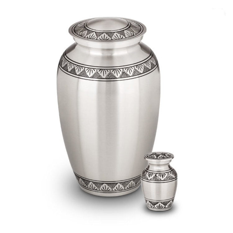 Metalen urn zilver mat, ambachtelijk en duurzaam