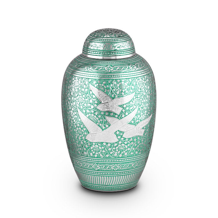 Metalen urn ambachtelijk vervaardigd.