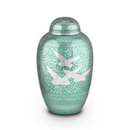 Metalen urn ambachtelijk vervaardigd.