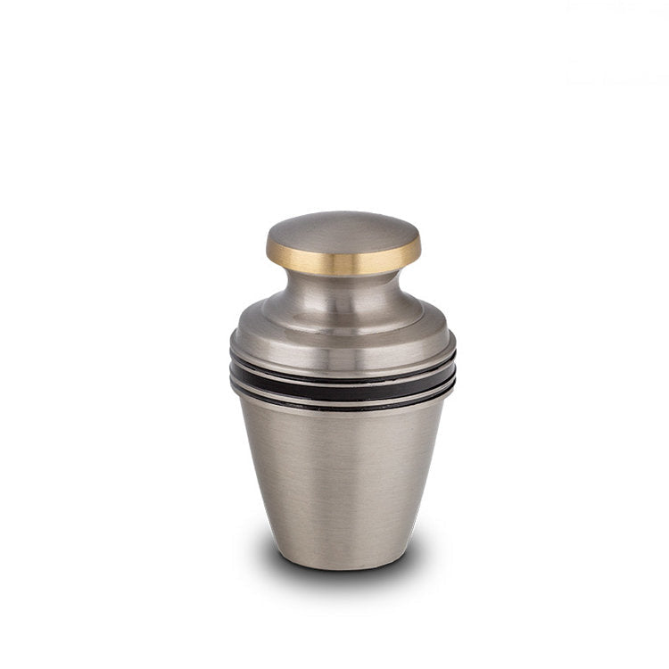 Metalen keepsake urn messing met ambachtelijke afwerking