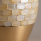 Metalen urn messing met verfijnde details