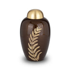 Metalen urn messing met ambachtelijke afwerking