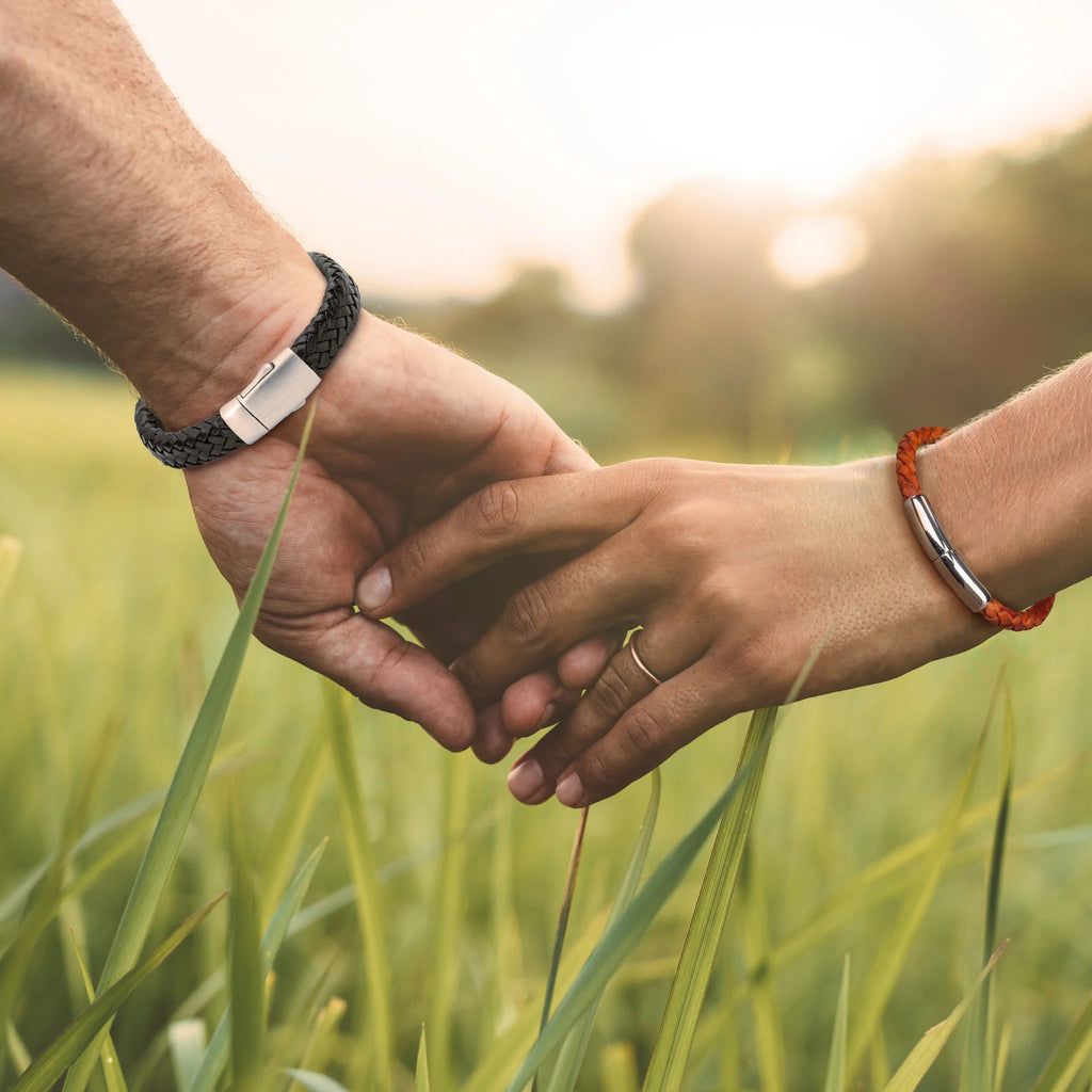 Lederen armband zwart gevlochten met zilveren sluiting met askamertje