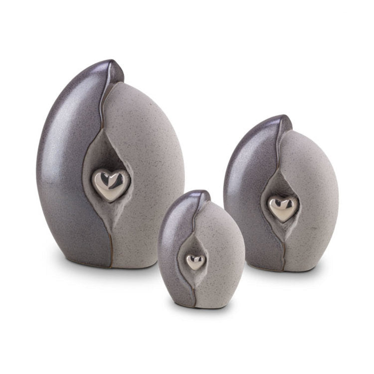 Keramische urn met kleurrijke afwerking