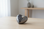 Keramische urn met magnetisch afneembaar hart