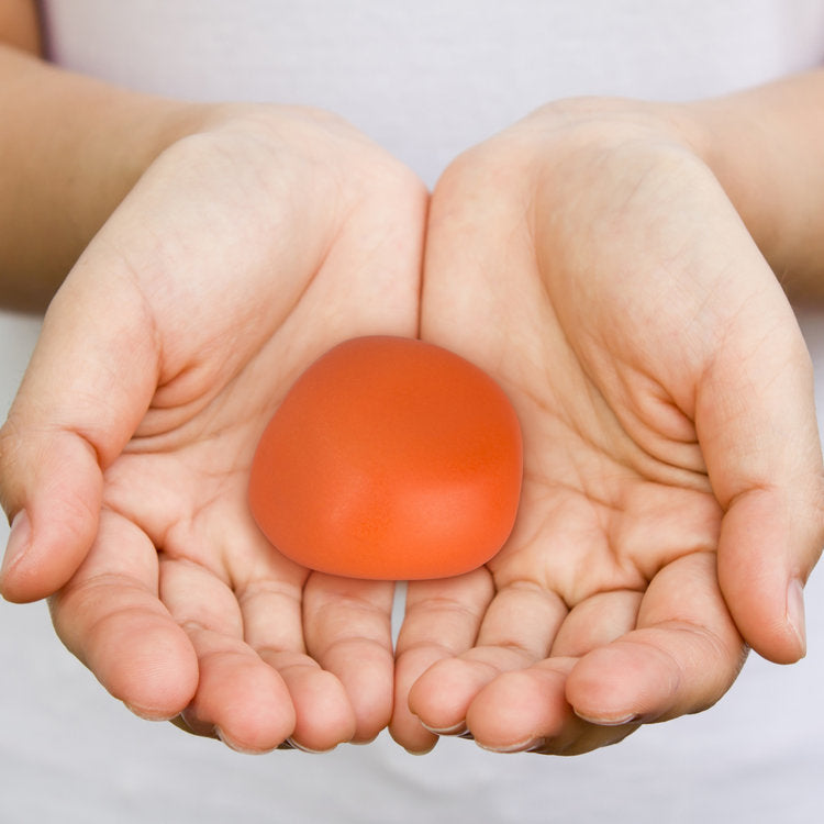 Keramisch knuffelkeitje mat koningsblauw handgemaakt